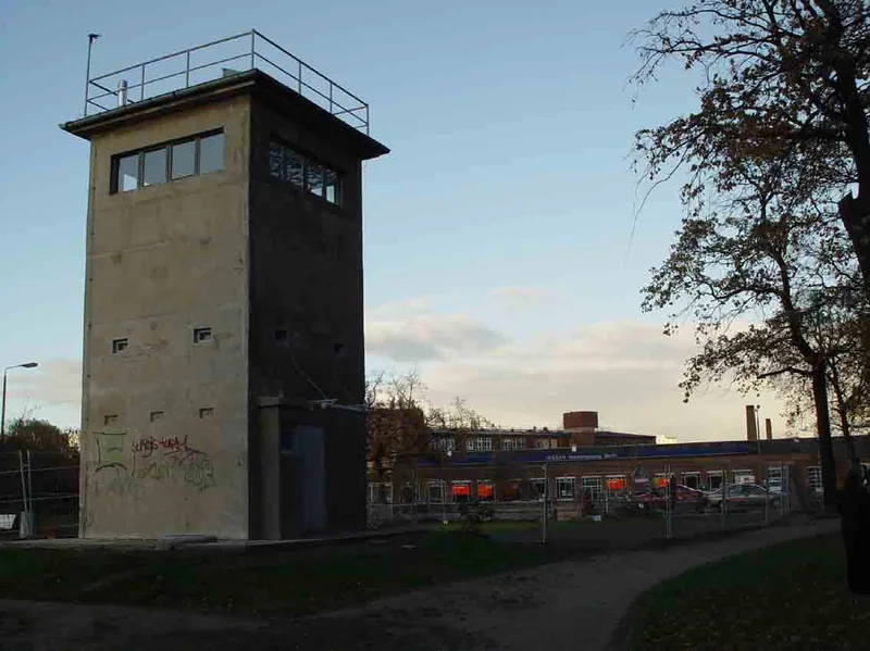 Wachturm am Schlesischen Busch — the former watch tower managed by Flutgraben since 2004
